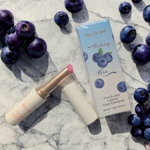 Blueberry Kiss Color Changing Lipstick - Pink